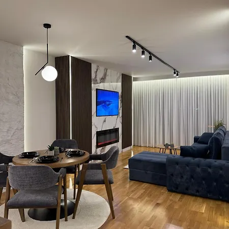 Rest Apartman, *