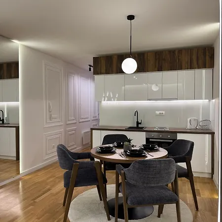 Rest Apartment, - Mountain View, Access & Free Garage